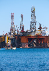 Fototapeta premium The Noble Paul Romano Oil rig in the Palumbo Shipyards, Malta.