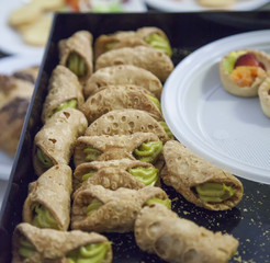 Cannoli with pistachio