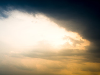 Fototapeta premium Bright Sunny skies before the storm