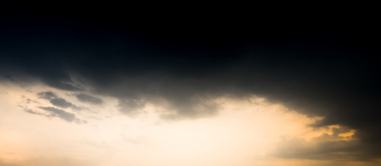 Fototapeta premium Bright Sunny skies before the storm