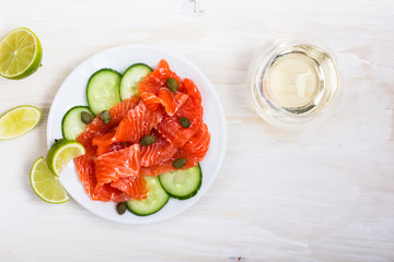 Smoked salmon with spicy dressing