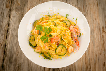 Tagliatelle con bottarga, zucchine e gamberi, Italian Pasta