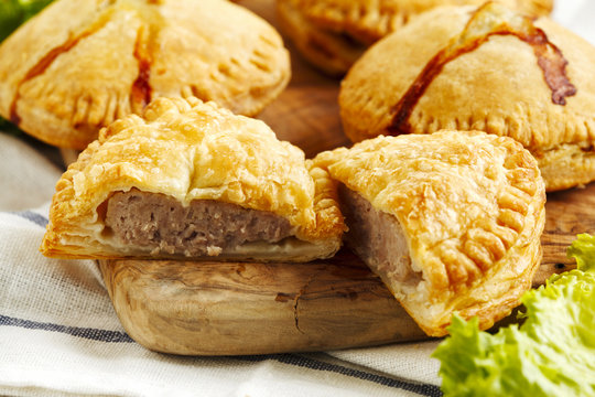 Puff pastry pies with mince meat.