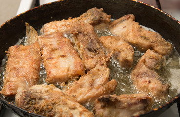 fish fried in oil