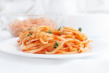 pasta linguine with tomato sauce napoletana