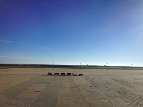 flughafen flugfeld
