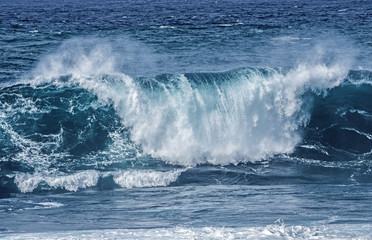 big sea wave