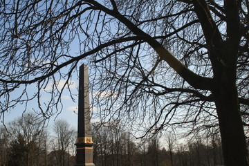 Braunschweig, L&ouml;wenwall mit Obelisk zur Osterzeit
