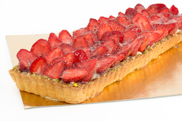 crostata con crema e fragole