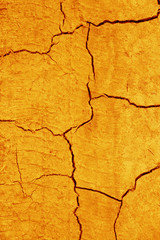 dark yellow background, crack