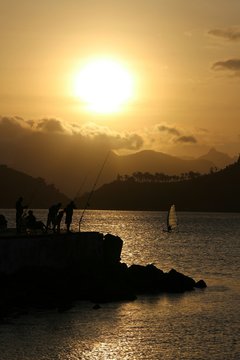 P&ocirc;r do sol em Charitas - Niter&oacute;i - RJ