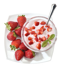 yogurt alle fragole con pezzi