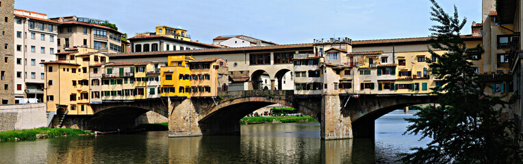 Fototapeta na wymiar Ponte Vecchio Panorama