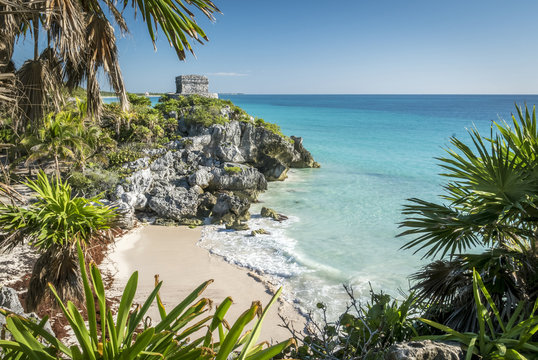 Tulum mayan ruins in yucatan mexico