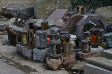 Entsogung alter Grablampen