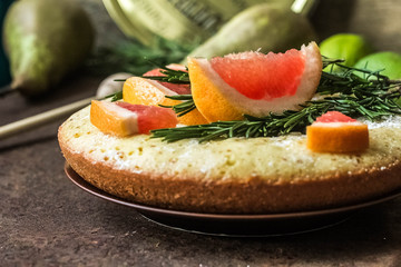cake with rosemary and grapefruit