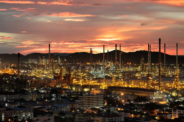 Fototapeta premium Oil refinery