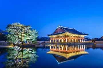 Gordijnen Gyeongbokgung-paleis bij nacht, Seoel, Zuid-Korea © Noppasinw
