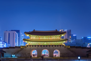 Fototapeta na wymiar Kwanghwamun Gate at night, Seoul, South Korea