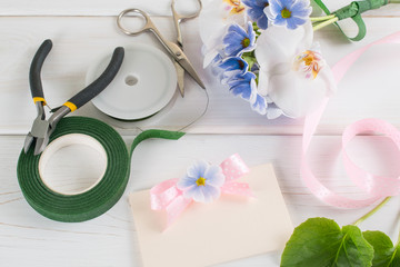 Tools and elements for creating a flower arrangement