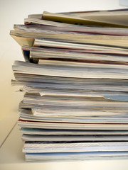 Ein Stapel von Prospekten