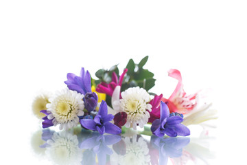 Obraz na płótnie Canvas beautiful bouquet of spring flowers 