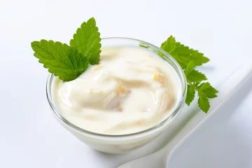 Crédence de cuisine en verre imprimé Produits laitiers Yogurt with fruit