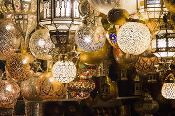 Fototapeta na wymiar Lampen Laternen Geschäft Medina Marrakesch