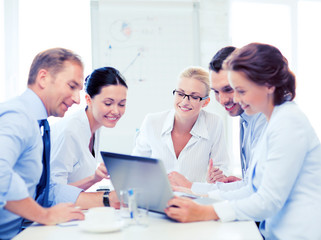Fototapeta premium business team having meeting in office