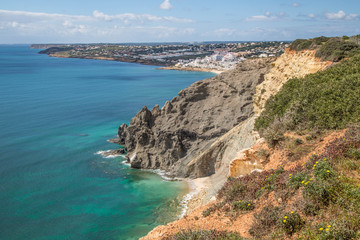 Fototapeta na wymiar Traumküste mit Klippenlandschaft, Algarve, Portugal