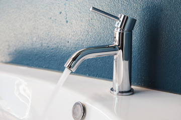 Metal faucet