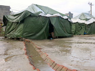 Campo de víctimas del terremoto