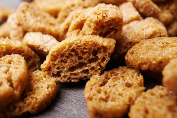 Crunchy croutons beer