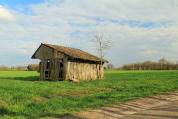 alter Schoppen am Wegesrand