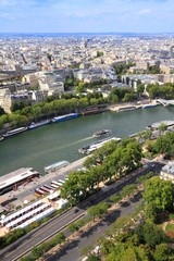 Fototapeta na wymiar Paris cityscape with river Seine