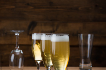 ビール、アルコール、グラス、グラスビール、バー、お酒、飲み会、乾杯