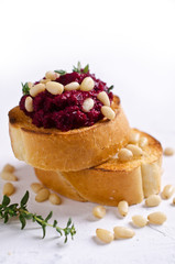 Sandwich with grated beets