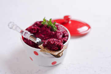Sandwich with grated beets