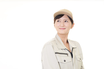 笑顔の女性作業員