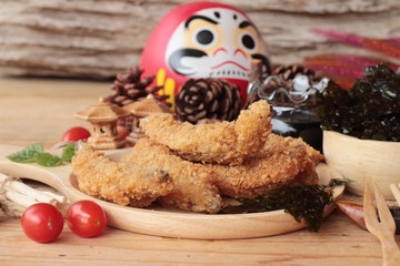 shishamo fried with sause is a delicious.