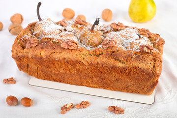 Birnenkuchen mit Walnüssen
