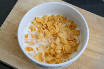 corn flakes with milk