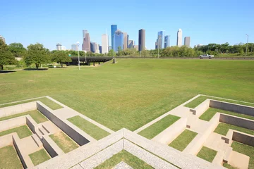 Gordijnen View of downtown Houston city in Houston Police Officer Memorial © duydophotography