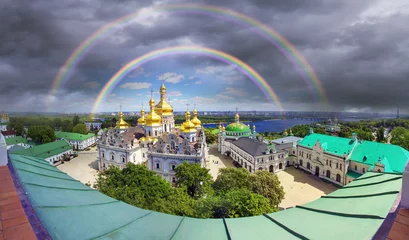 Zelfklevend Fotobehang Lenteklooster in Kiev © panaramka