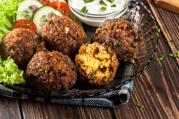 Chickpea falafel balls with vegetables