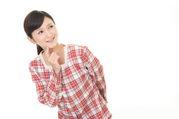 パジャマ姿の女性