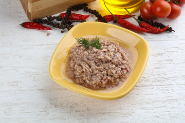Canned tuna