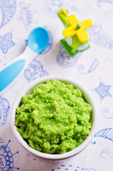 Baby food of peas