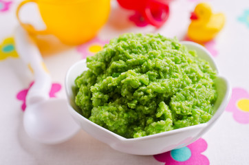 Baby food of peas