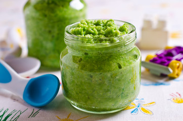 Baby food of peas